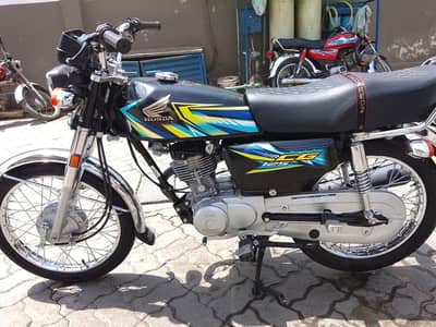 black colour chalane mein Good feeling Aya ga