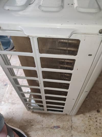 Gree 1.5 Ton AC for Sale – Fully Working, Excellent Cooling DC inveter