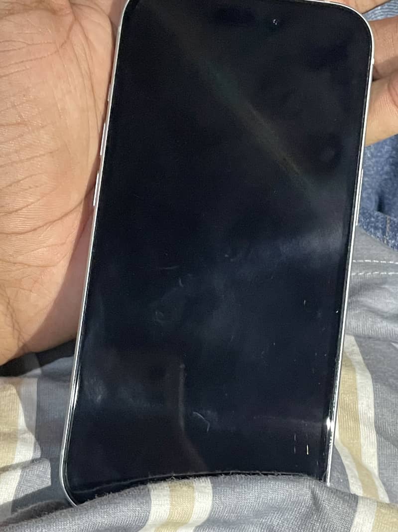 Apple iPhone 15 4