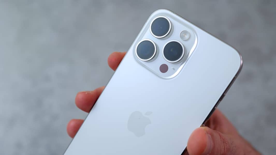 iPhone 15 pro max 2