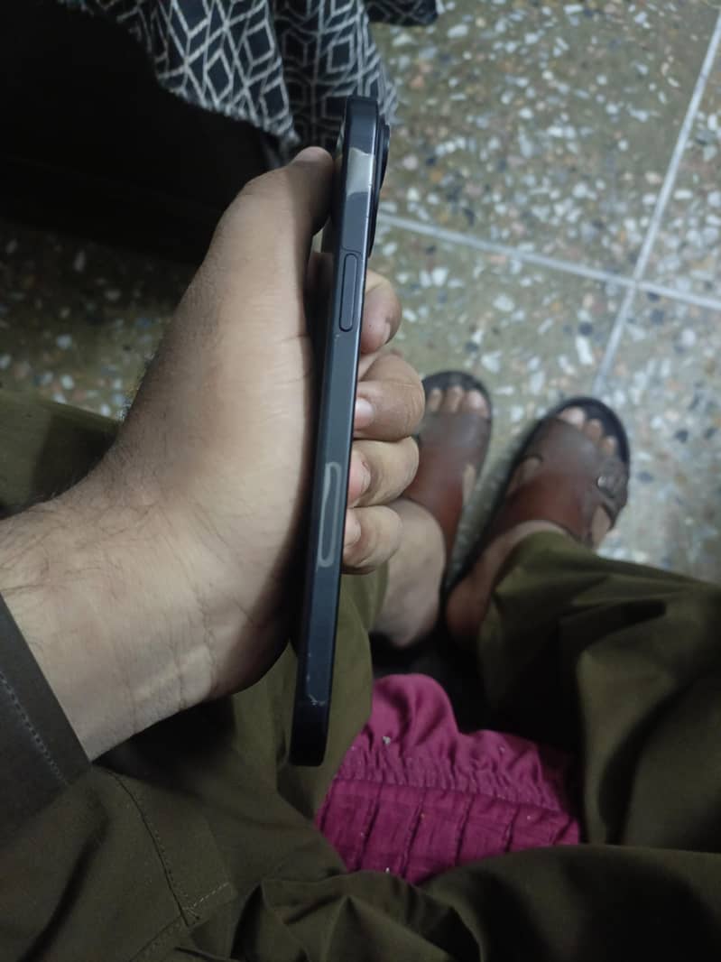 Apple iPhone 15 plus 2