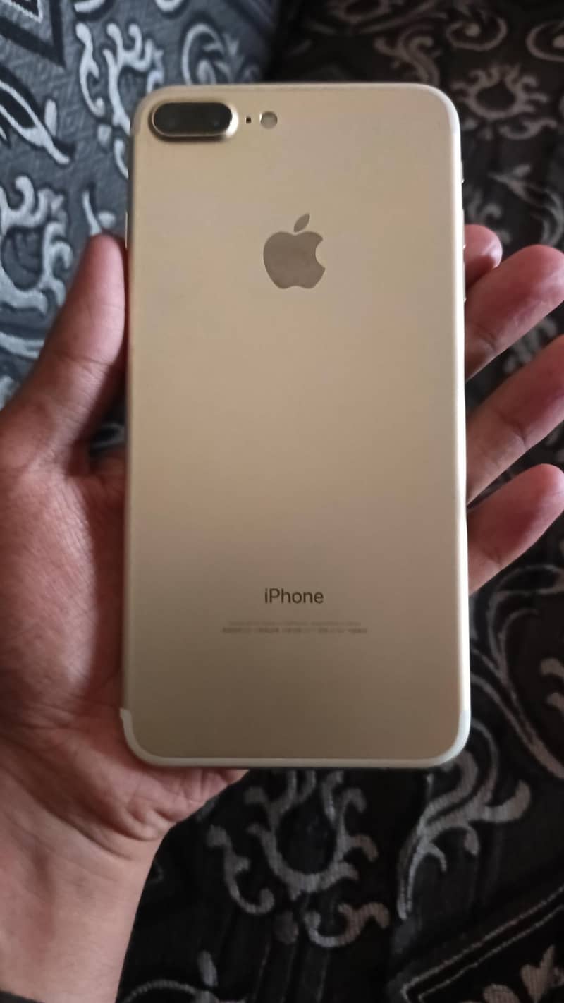 Apple iPhone 7 Plus 2