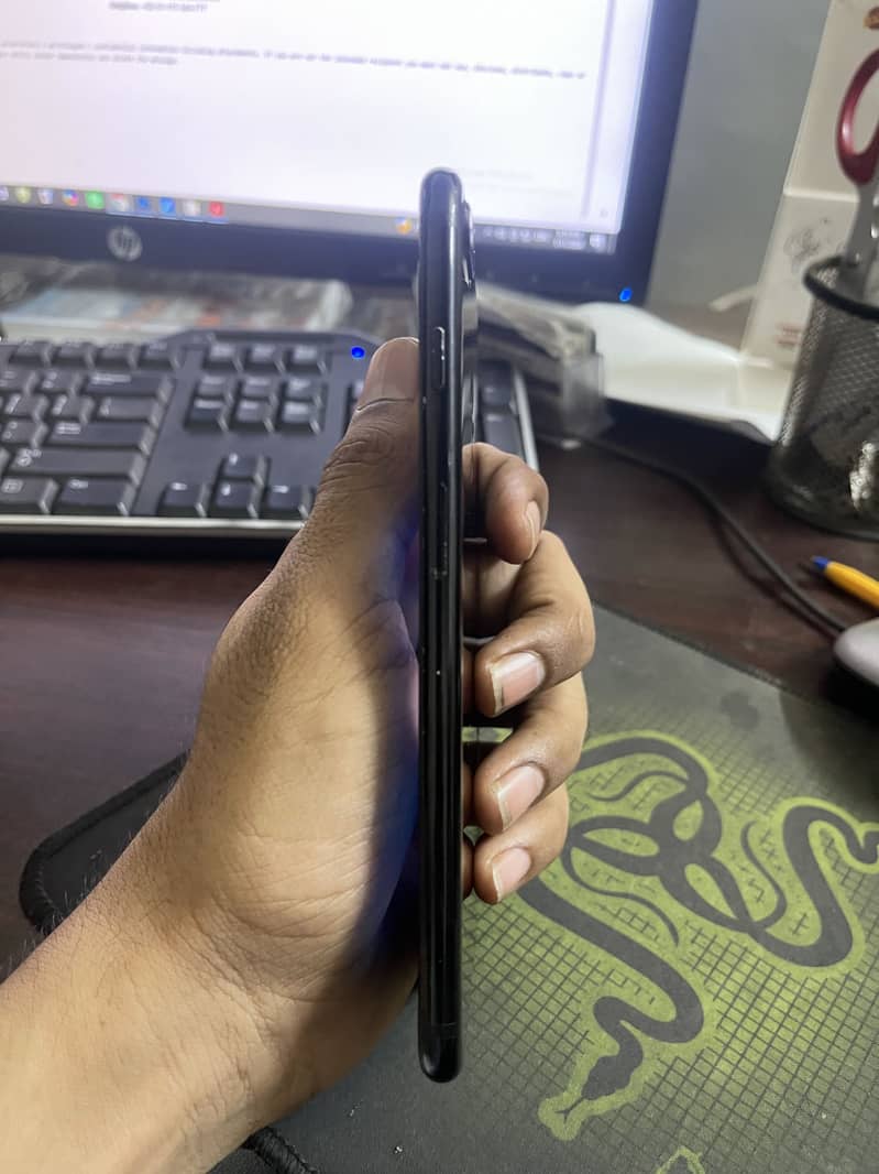 Apple iPhone 7 Plus 2