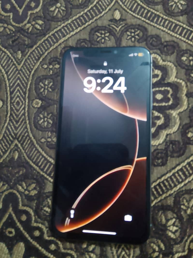 Apple iPhone XS 4