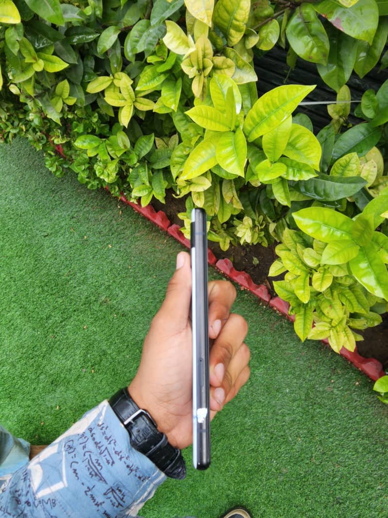 Google Pixel 6a 5
