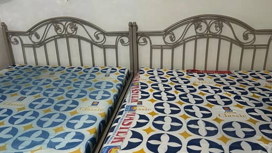 2 beds with out mattress urgent sale