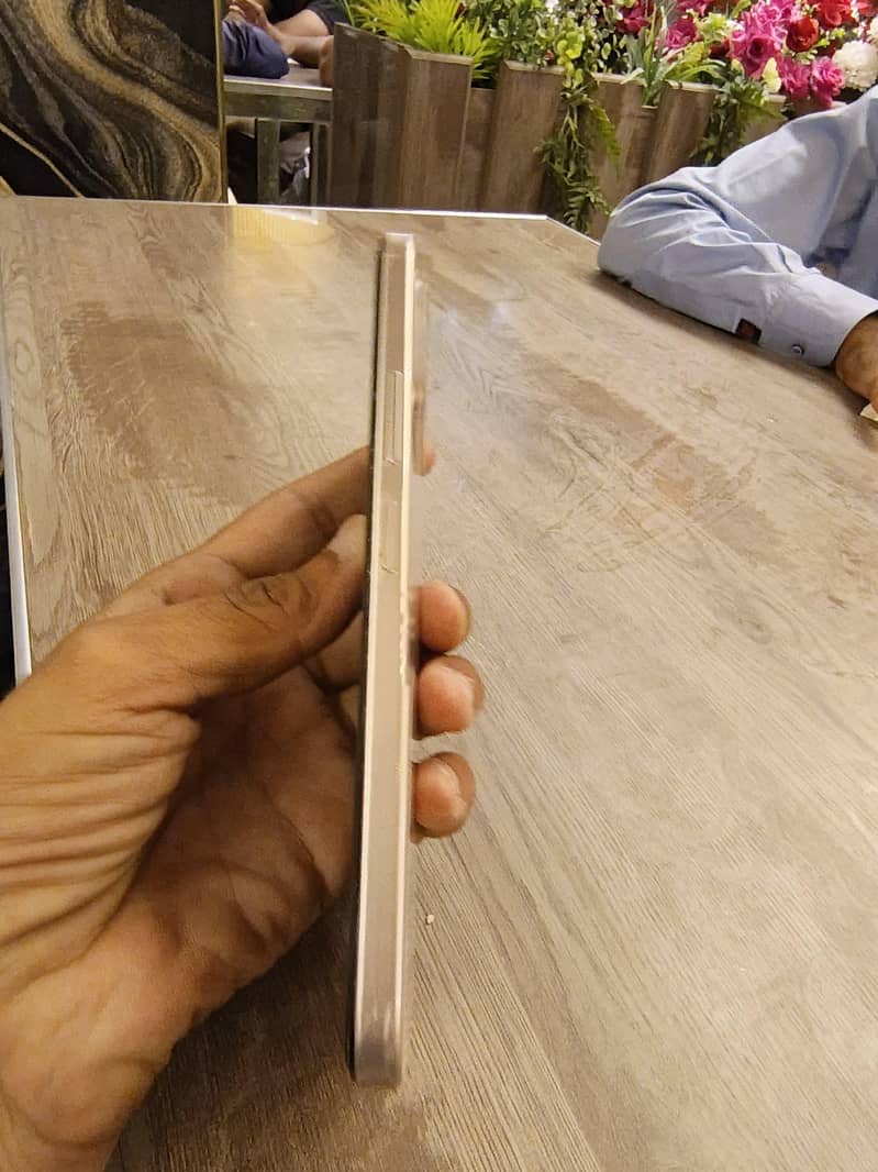 OPPO A6 8/256 3
