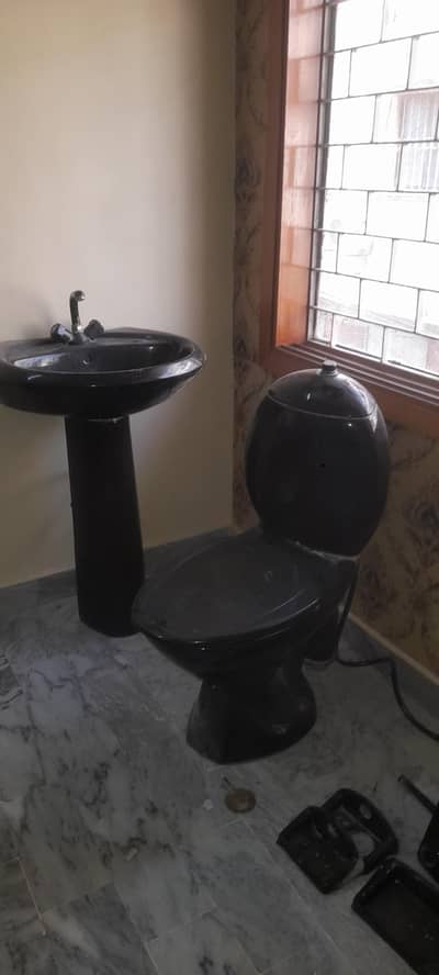 Complete Used Washroom Set for Sale – Washbasin, Commode, & Shower Set