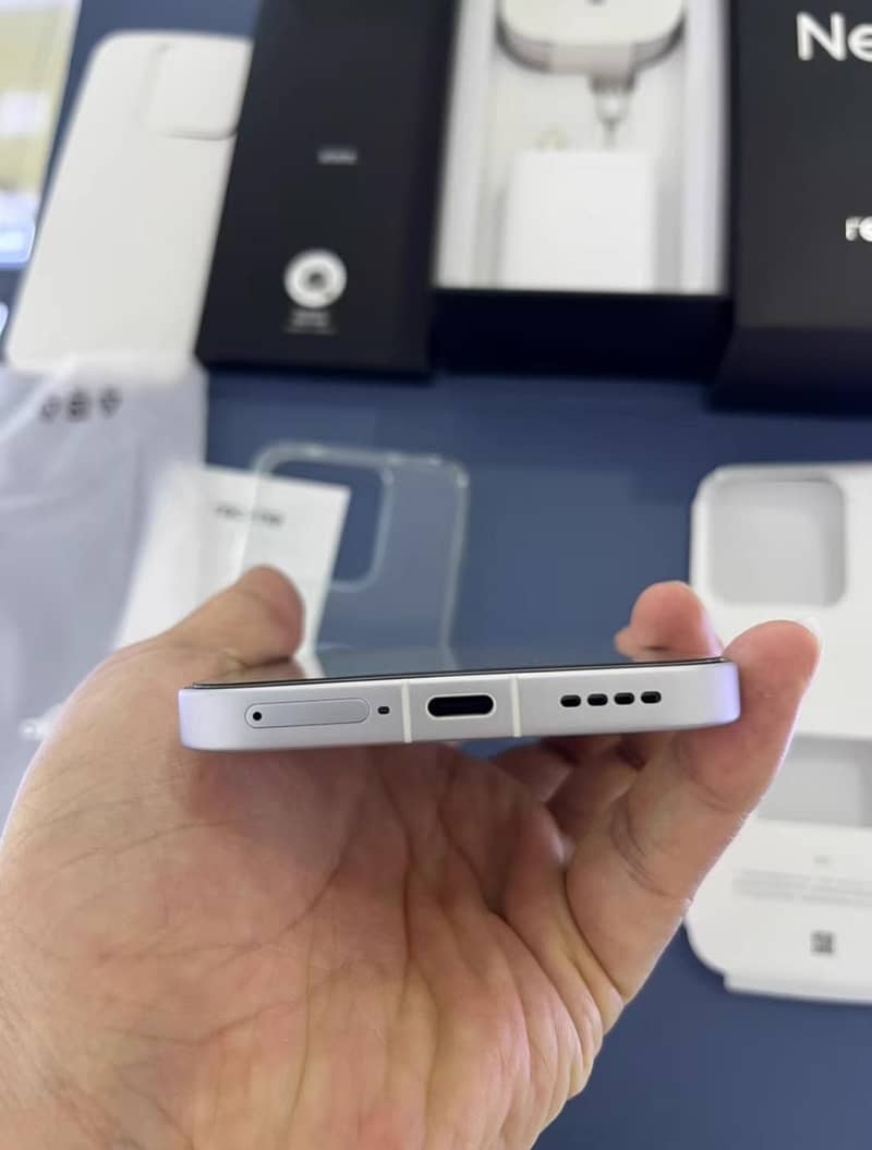 Realme Neo 8 4