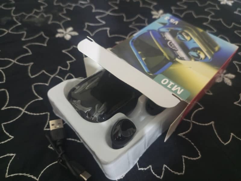 m10 airbuds 0
