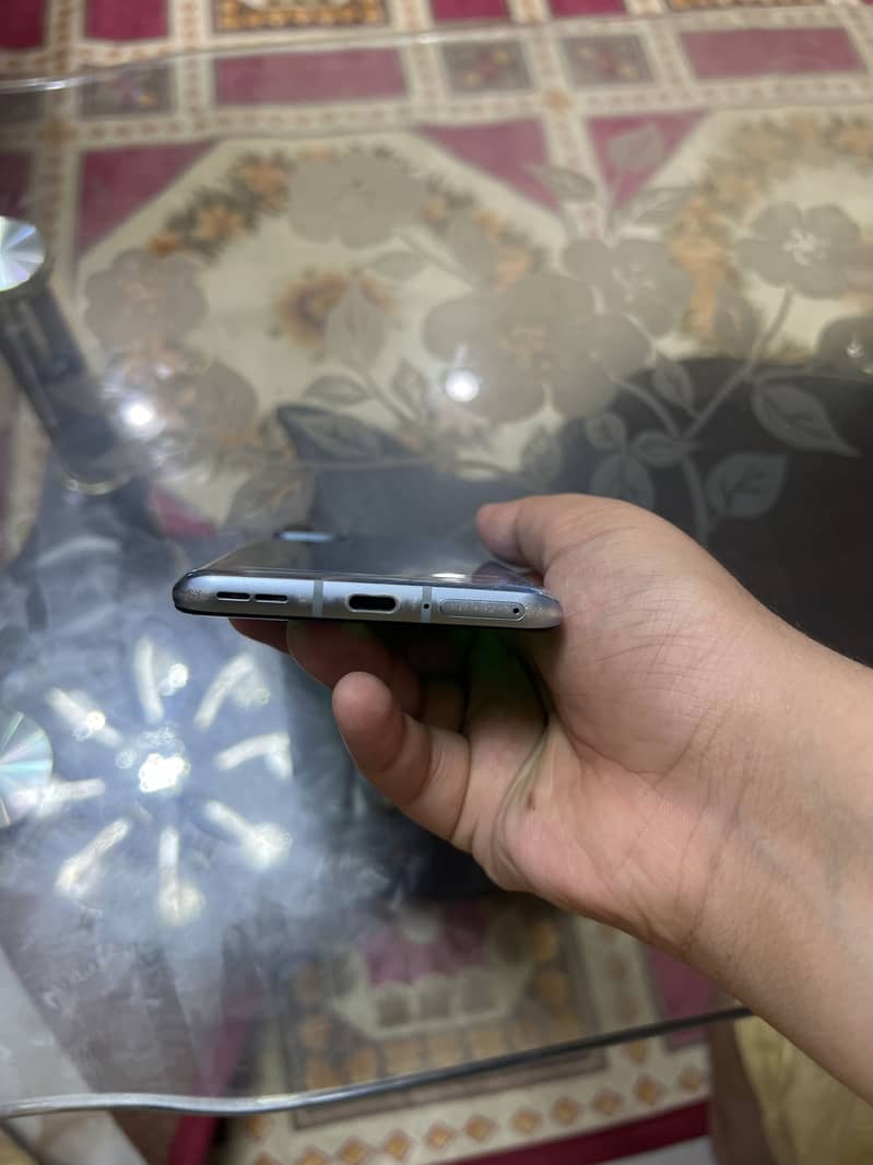 One Plus 9r 4