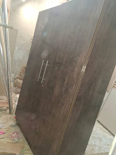 Wooden Almirah/Wardrobe for Sale – Excellent Storage