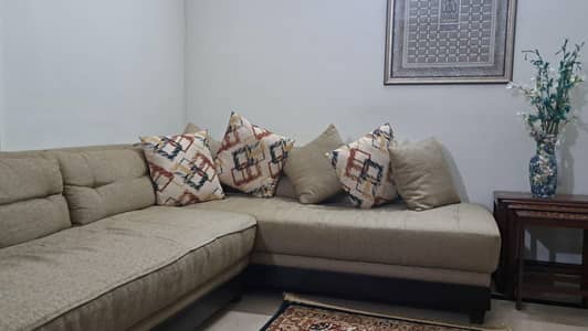 L shape sofa in excellent condition