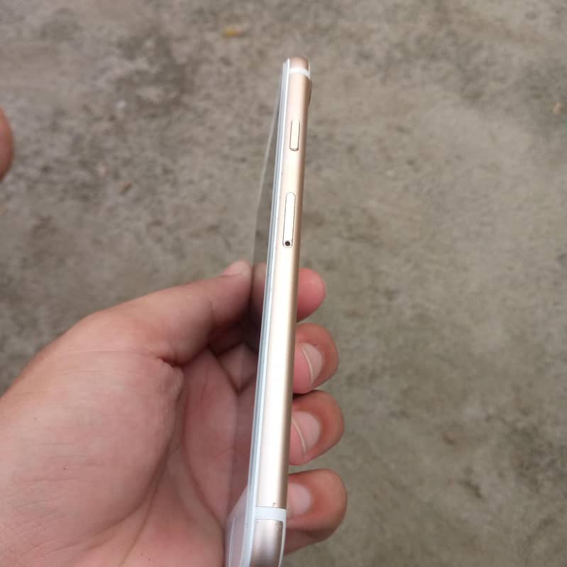 Apple iPhone 7 2