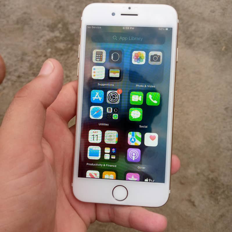 Apple iPhone 7 3