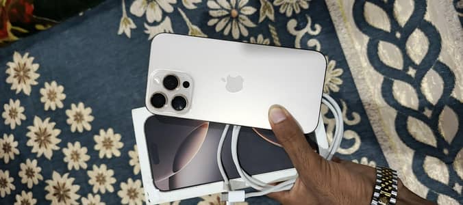 Apple iPhone 16 Pro Max