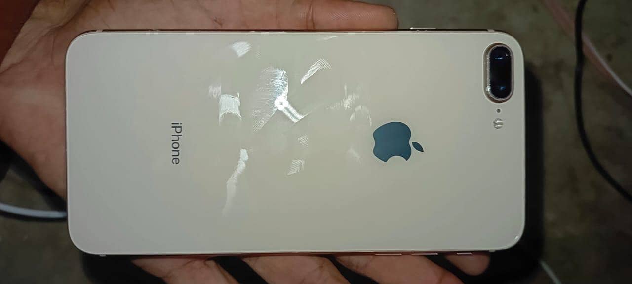 Apple iPhone 8 Plus 0