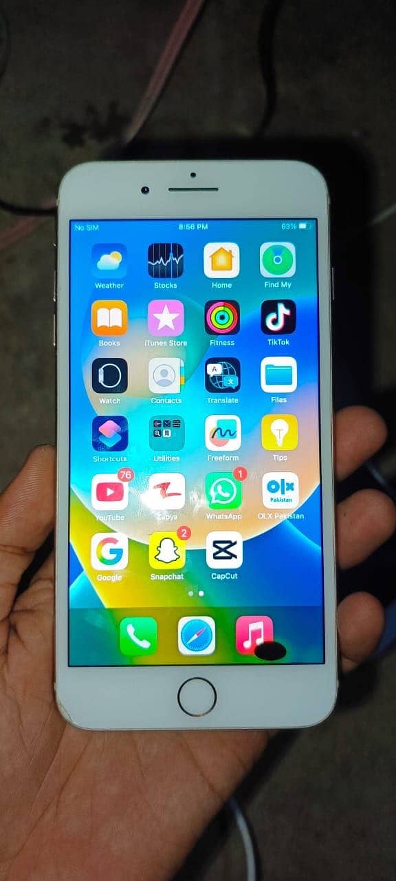 Apple iPhone 8 Plus 1