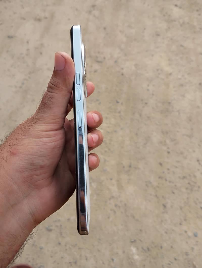 Tecno CAMON 30 1