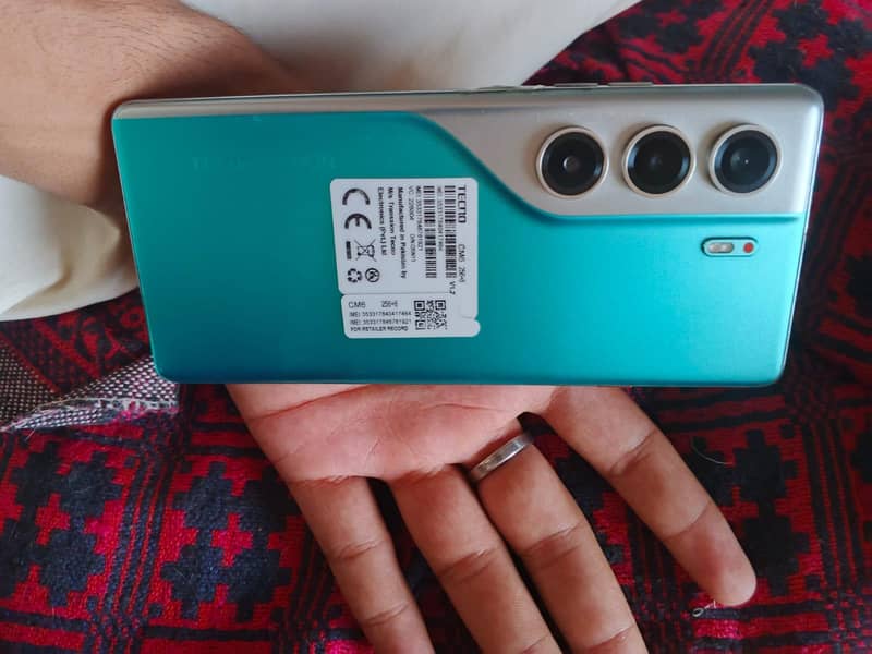 Tecno CAMON 40 Pro 4