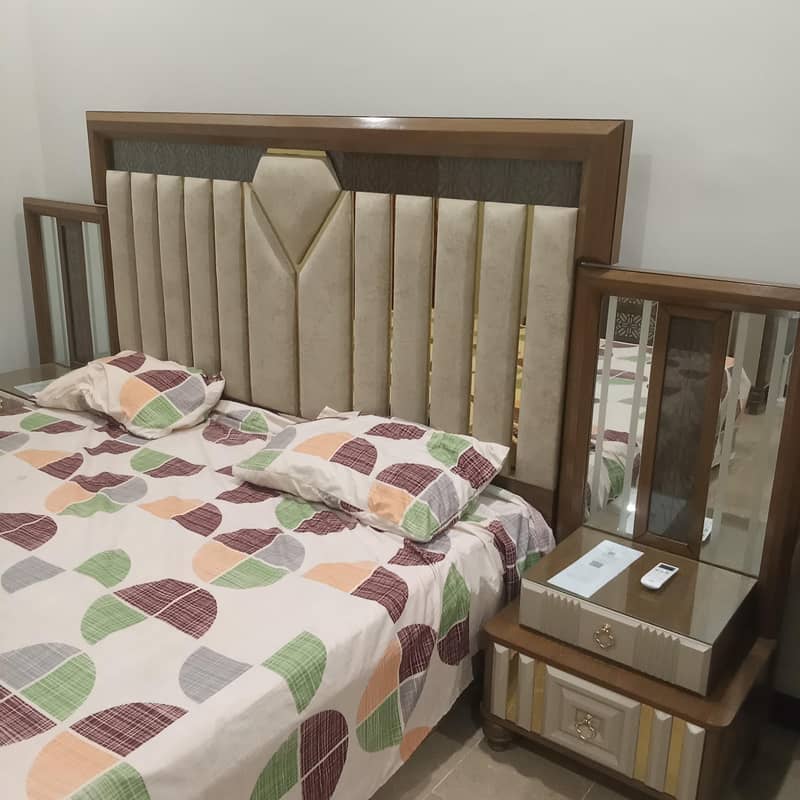 king bed 0
