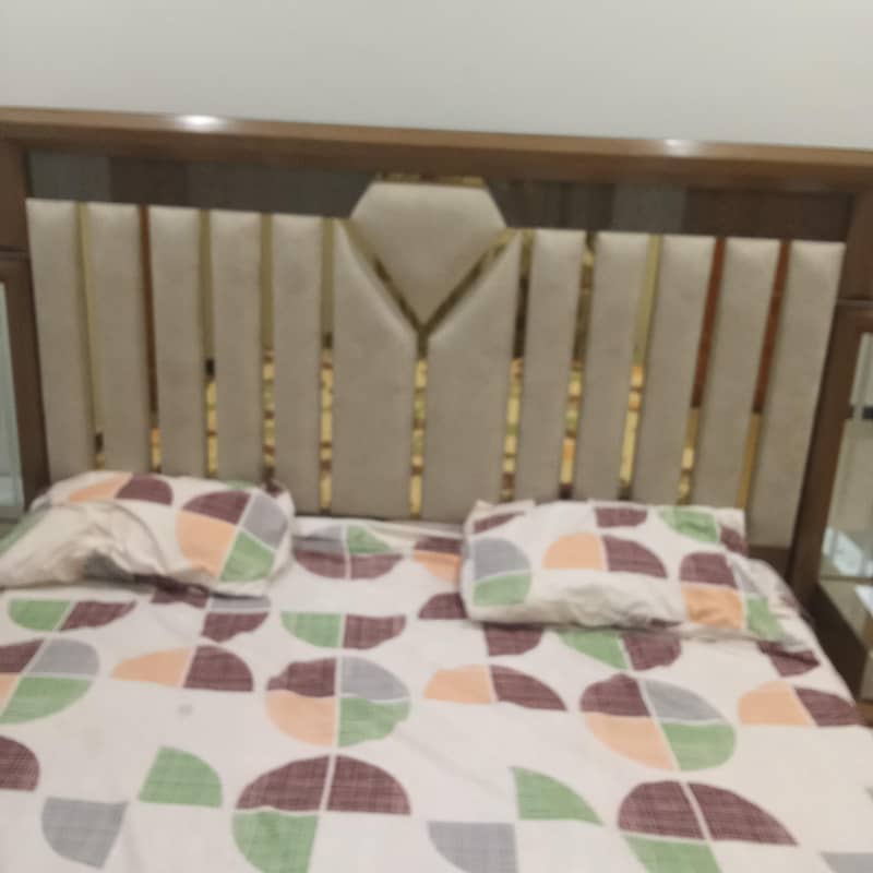 king bed 1