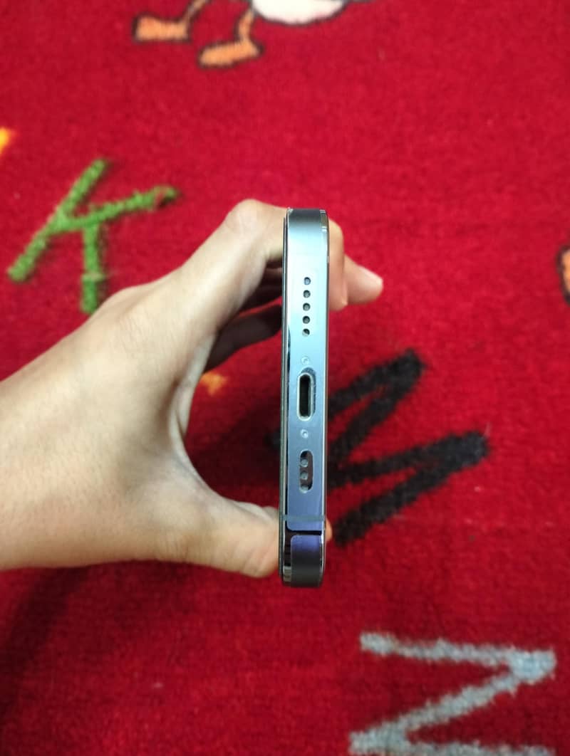Apple iPhone 13 Pro 4