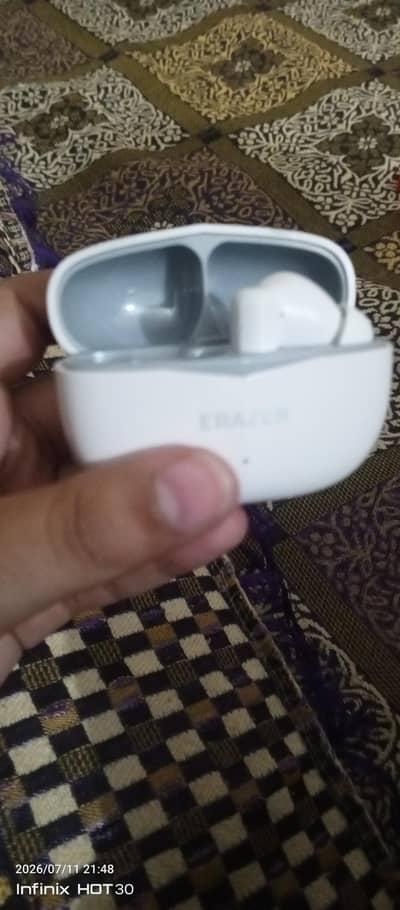 bhai awaz bhot tez ha