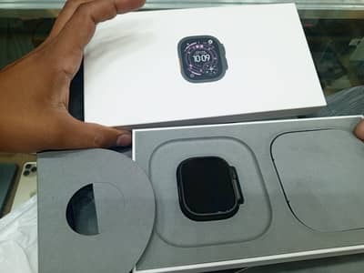 ⌚ Apple Watch Ultra 3 (49mm) – Black Titanium with Black Ocean Band