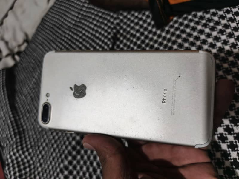 Apple iPhone 7 Plus 0