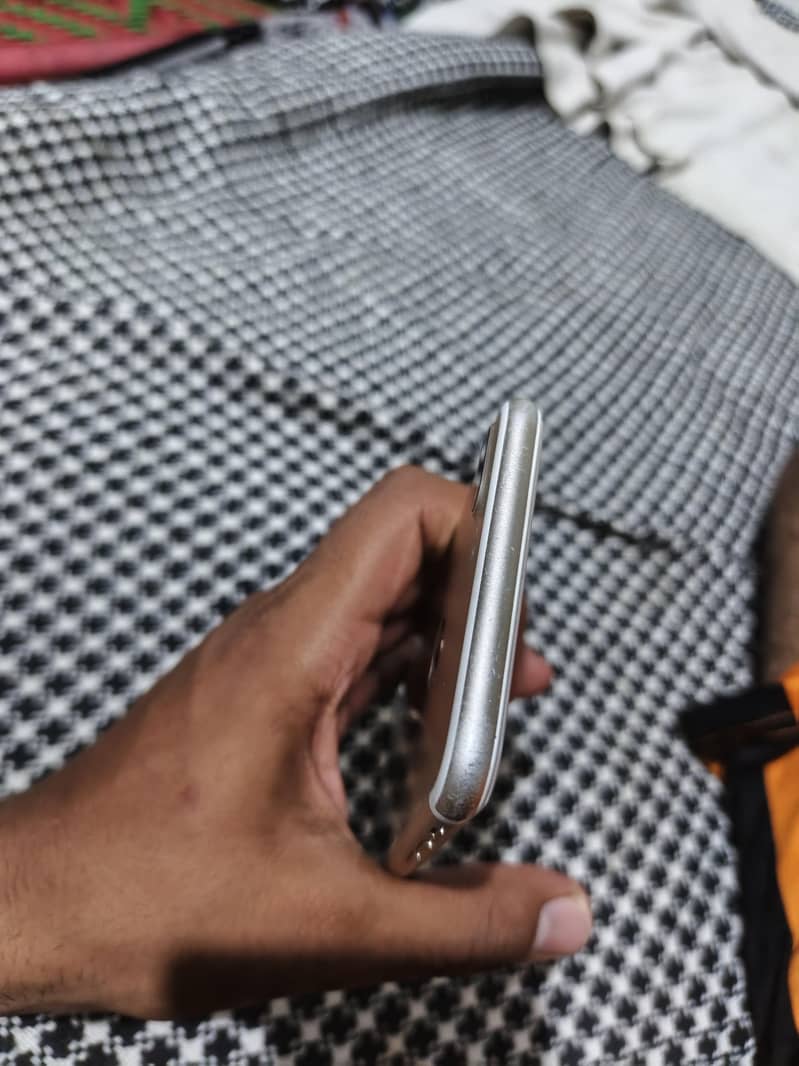 Apple iPhone 7 Plus 5