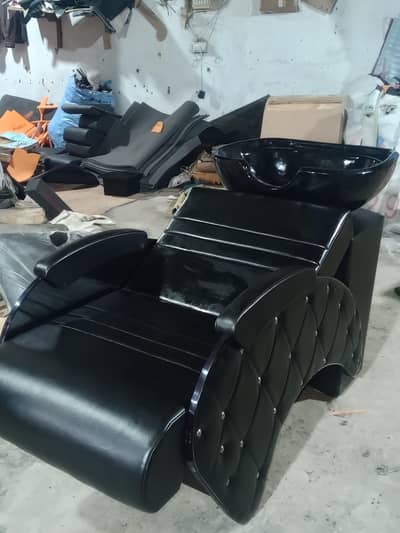 Barber chair/Cutting chair/ Shampoo unit/Trolly/Saloon Furniture.