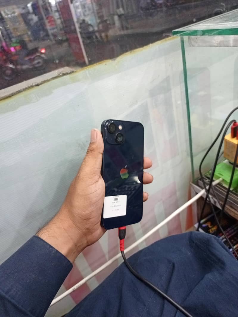 Apple iPhone 13 1