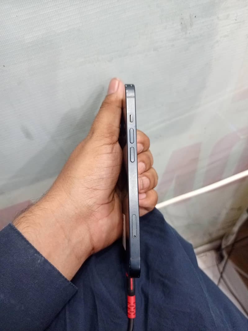 Apple iPhone 13 3