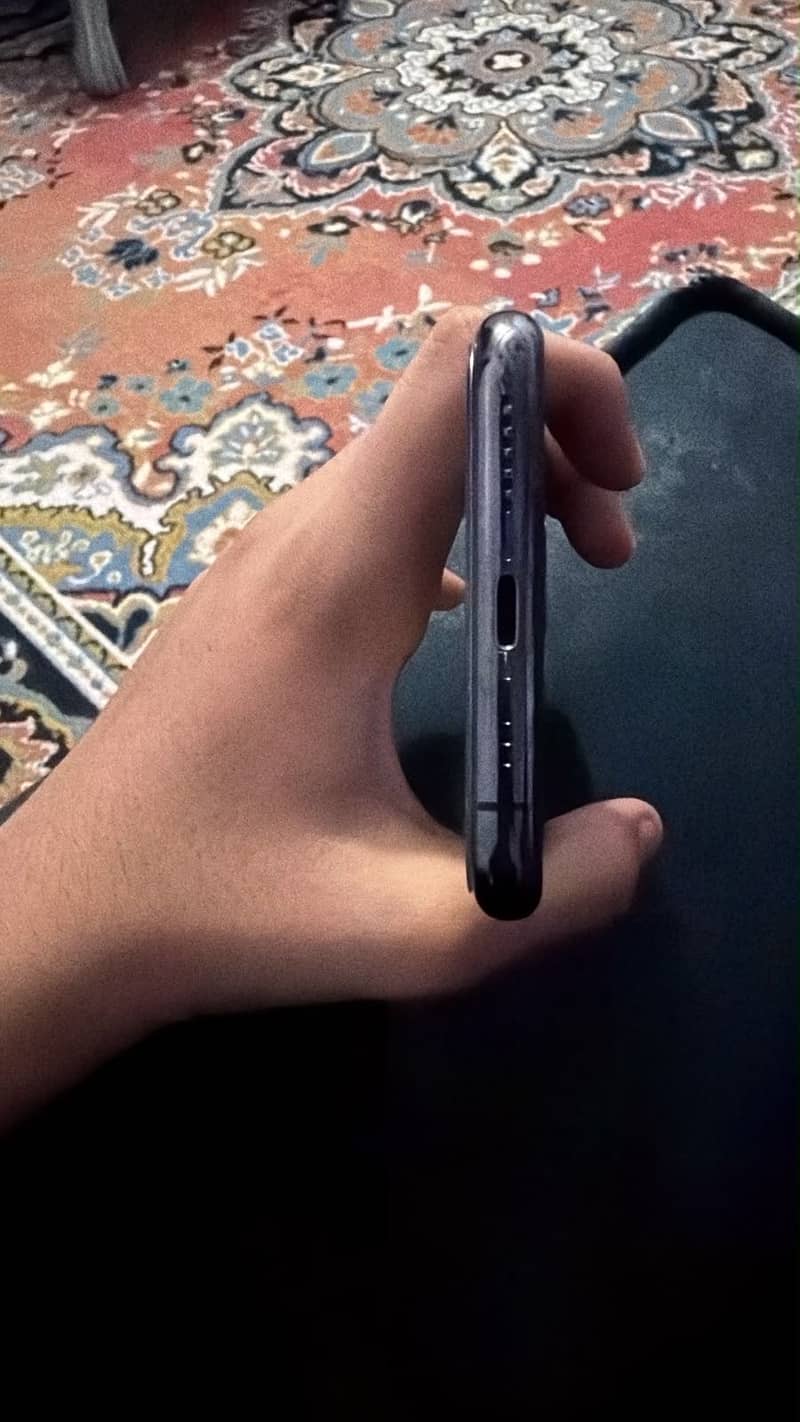 iPhone 11 Pro 1