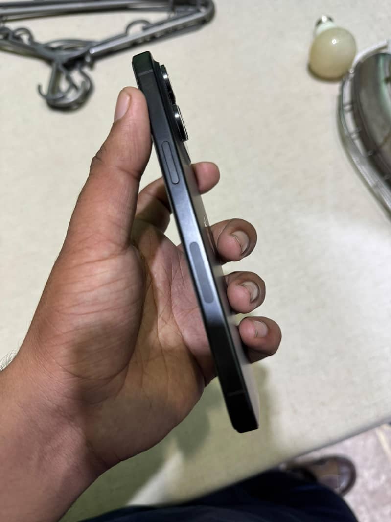 Apple iPhone 15 Pro Max 1
