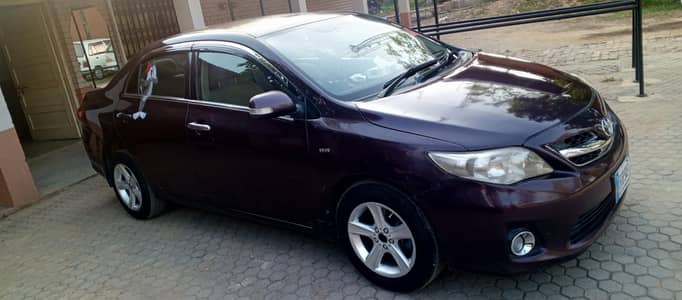 Toyota Corolla GLI 2013 color Red wine