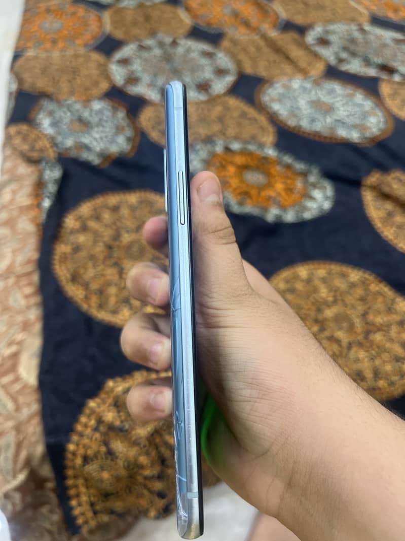 One Plus 9r 1