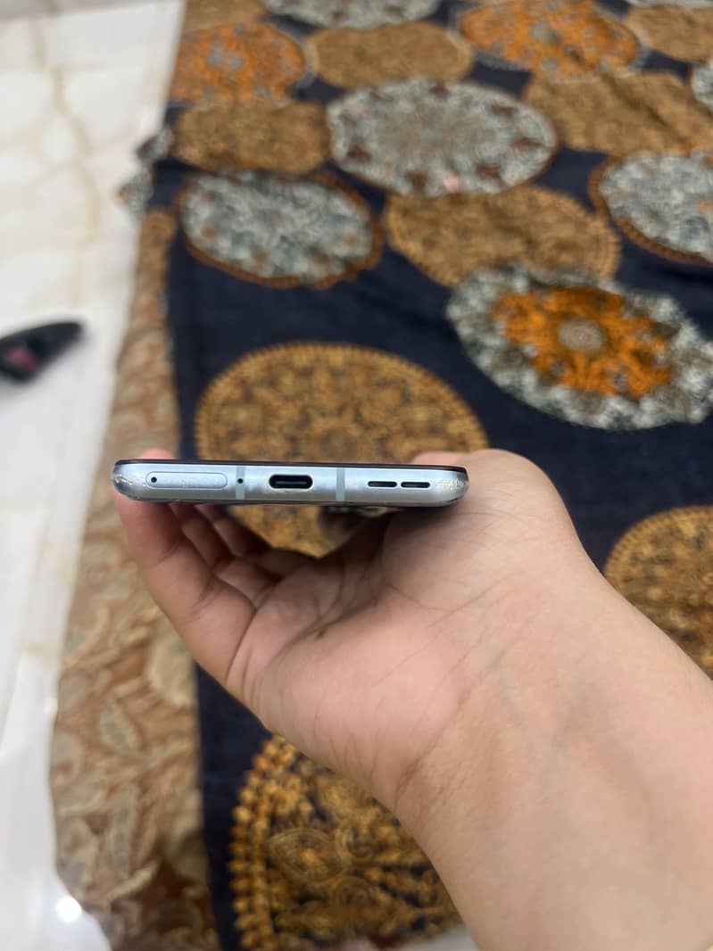 One Plus 9r 2