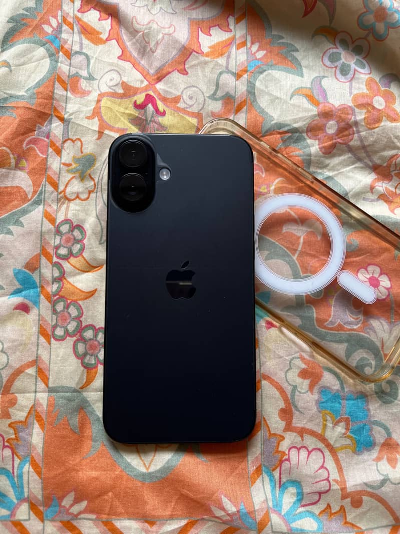 Apple iPhone 16 Plus 0