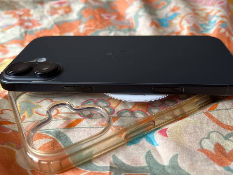 Apple iPhone 16 Plus 1