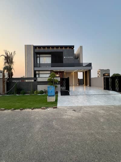 1 KANAL ELEGANT & SUPER HOT LOCATED BUNGALOW IS AVAILABLE IN THE BEST BLOCK OF DHA LAHORE.