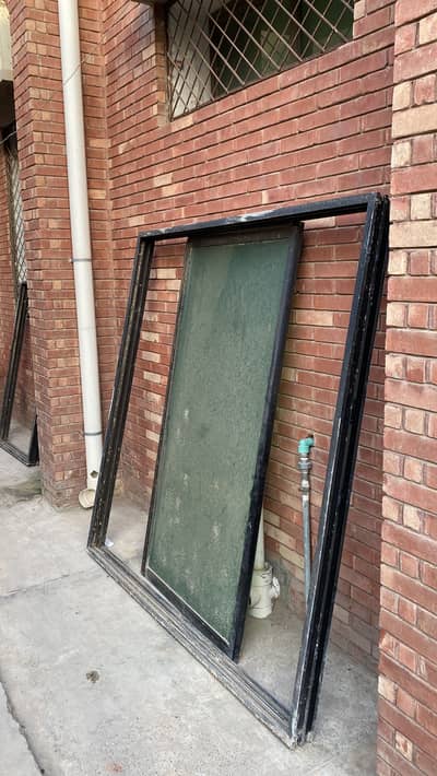 Building Old Material Doors Windows