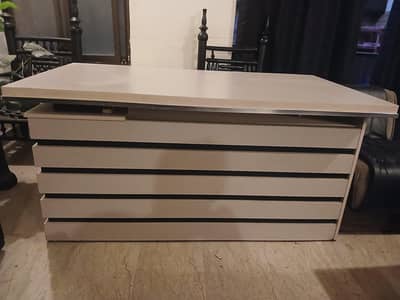 offlice table computer desk