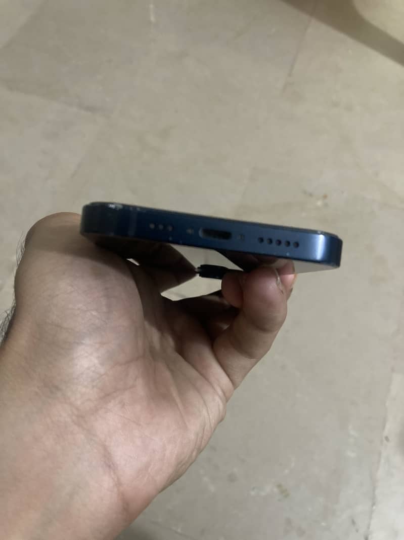 Apple iPhone 14 3