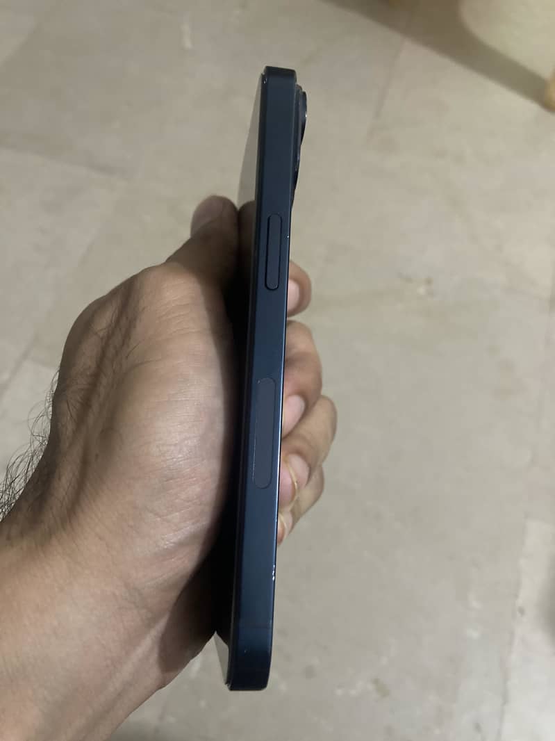 Apple iPhone 14 4