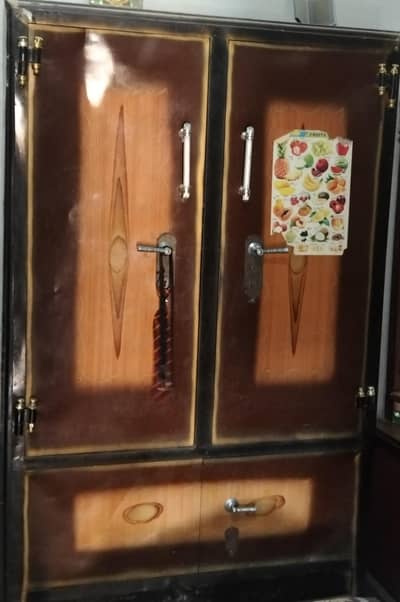 safe almari for sale in reasonable price 25000
