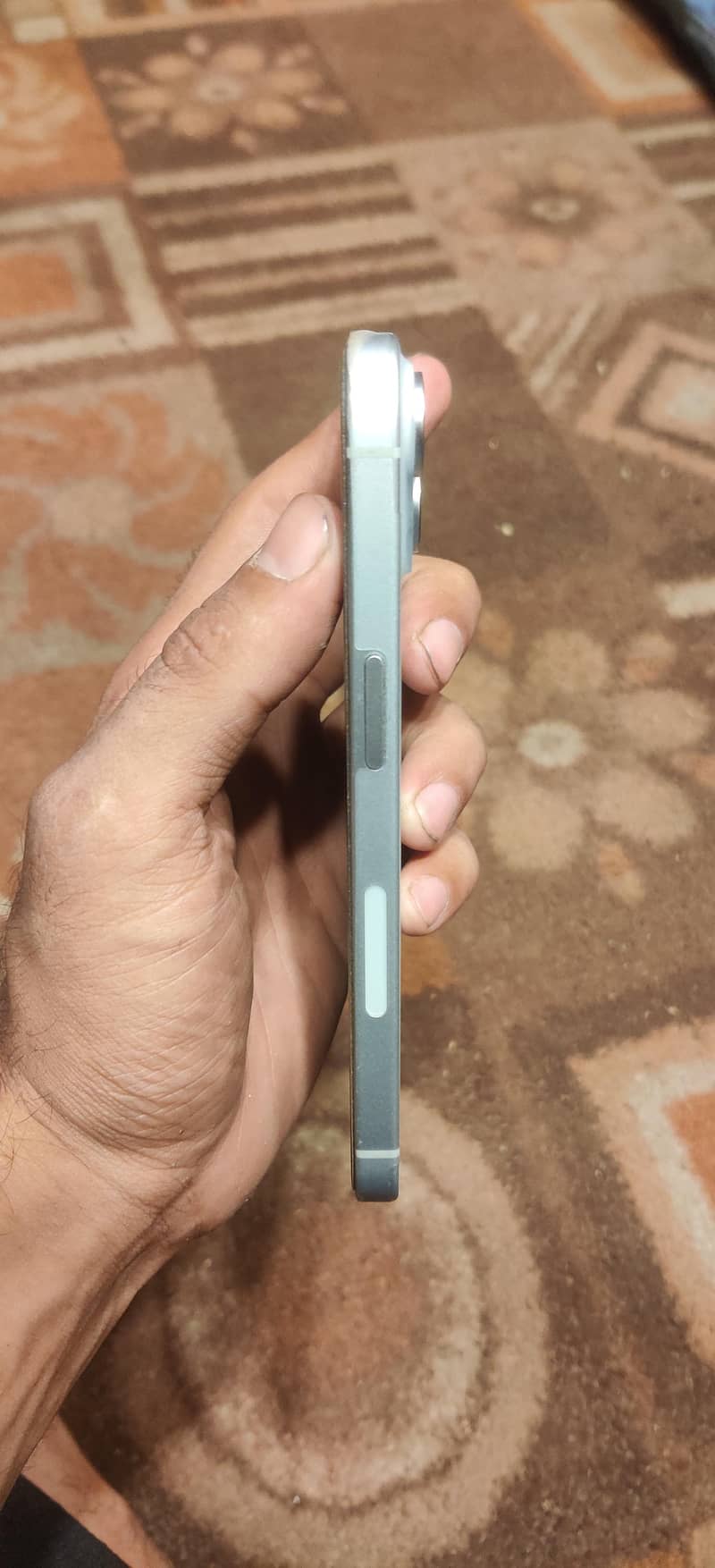 Apple iPhone 15 2