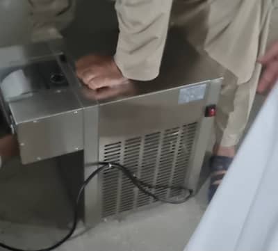 Snow ice machine