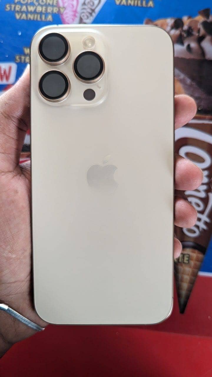 Apple iPhone 16 Pro 0
